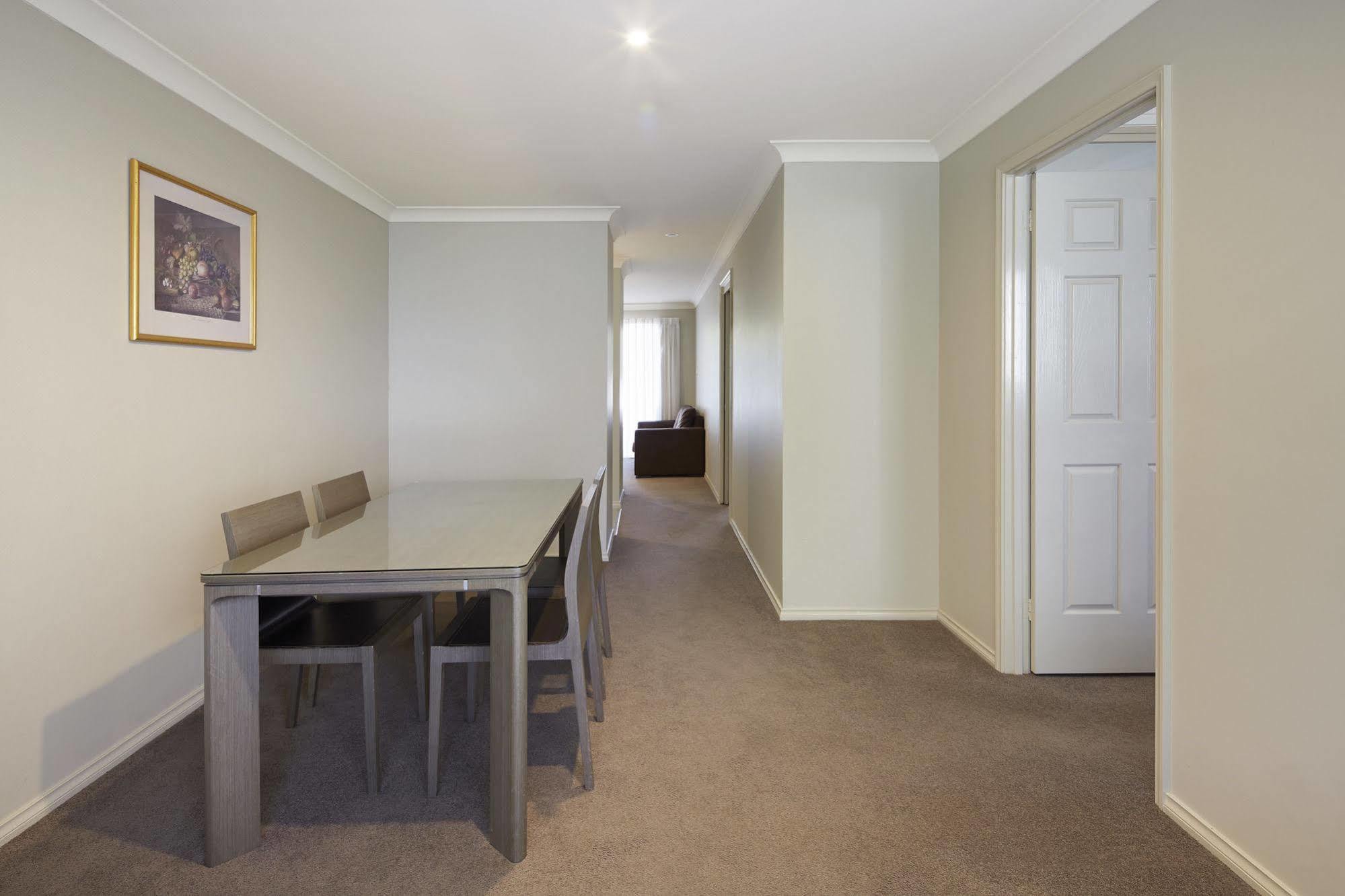 Pinnacle Apartments Canberra Buitenkant foto